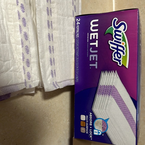 Swiffer WetJet Mopping Pads and Arm & Hammer Carpet Odor Eliminator - Picture 4 of 6